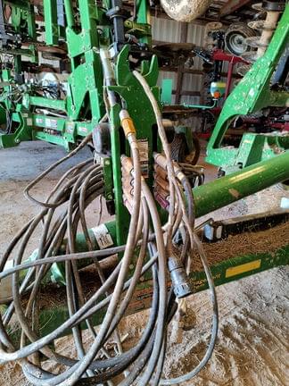 Image of John Deere 2660VT equipment image 3