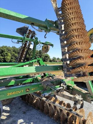 Image of John Deere 2660VT equipment image 2