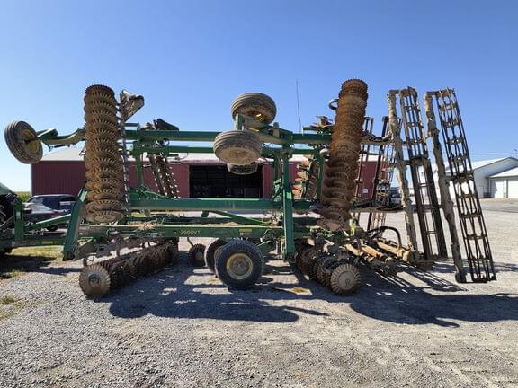 Image of John Deere 2660VT Primary image