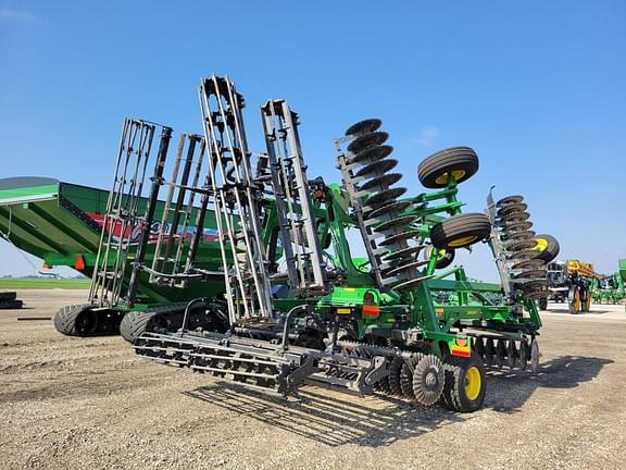 Image of John Deere 2660VT equipment image 4
