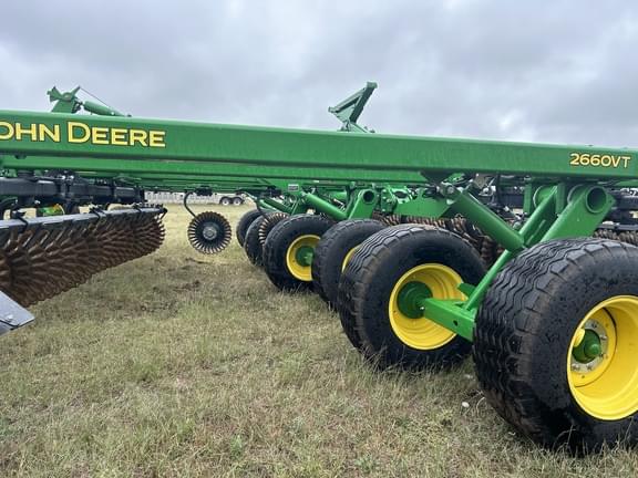Image of John Deere 2660VT equipment image 1