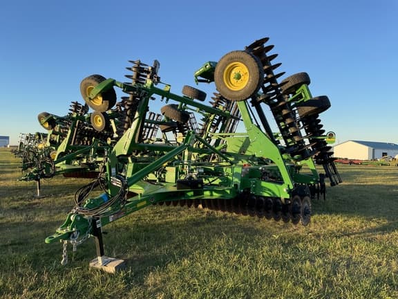 Image of John Deere 2660VT equipment image 2