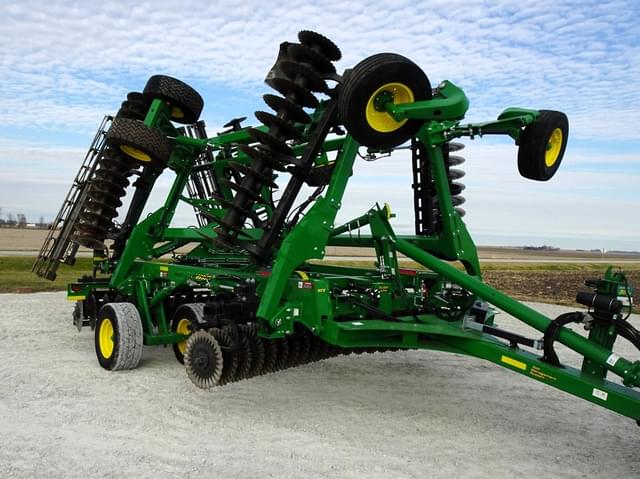Image of John Deere 2660VT equipment image 1
