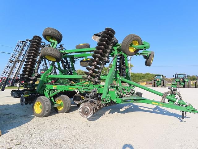 Image of John Deere 2660VT equipment image 2