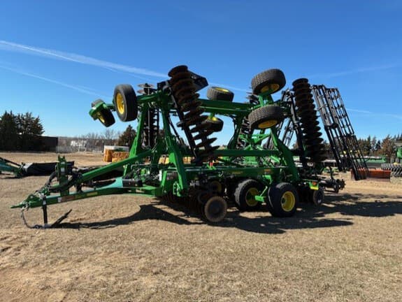 Image of John Deere 2660VT equipment image 2