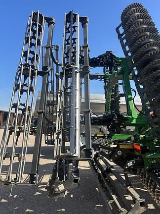 Image of John Deere 2660VT equipment image 4