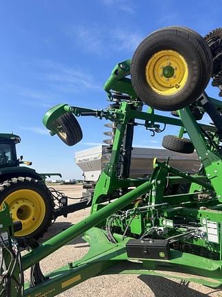 Image of John Deere 2660VT equipment image 2