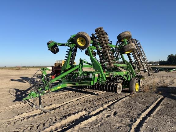Image of John Deere 2660VT equipment image 1