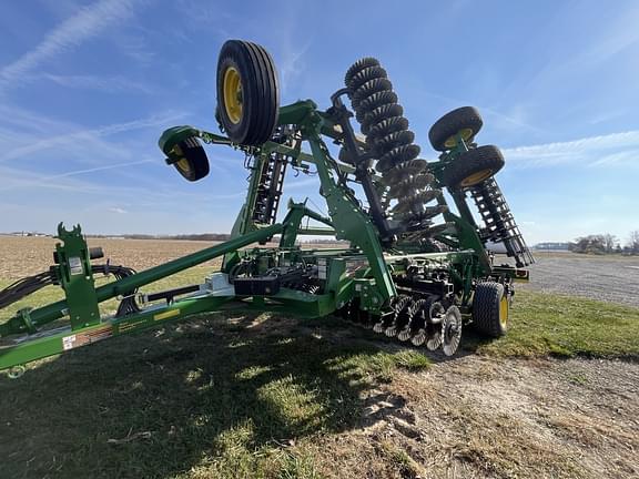 Image of John Deere 2660VT equipment image 1