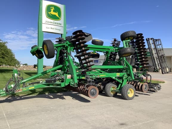 Image of John Deere 2660VT equipment image 1