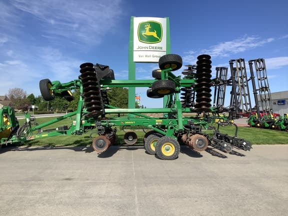 Image of John Deere 2660VT equipment image 2