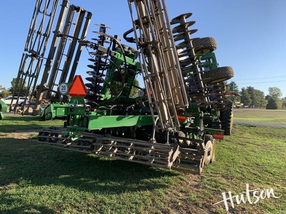 Image of John Deere 2660VT equipment image 2