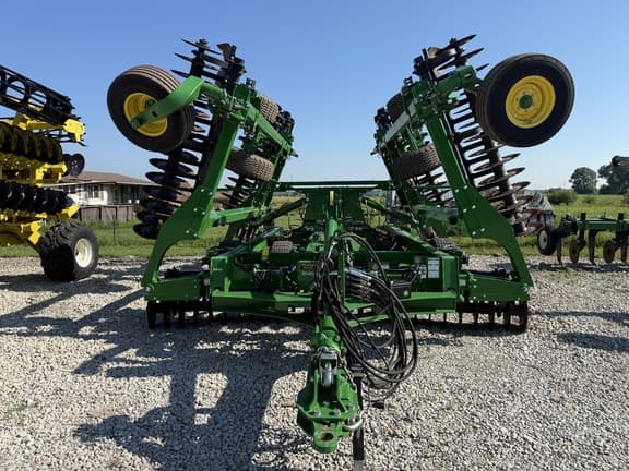 Image of John Deere 2660VT equipment image 1