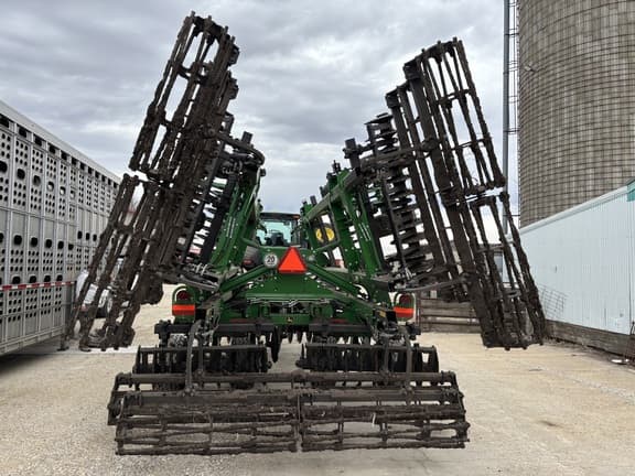 Image of John Deere 2660VT equipment image 2