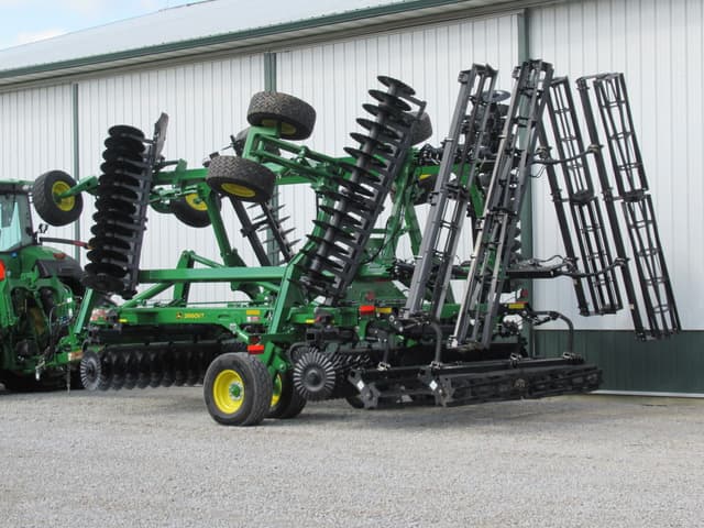 Image of John Deere 2660VT equipment image 2