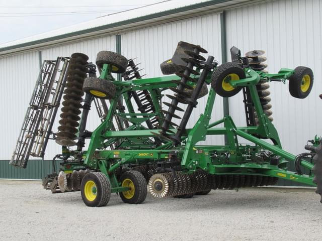 Image of John Deere 2660VT equipment image 2