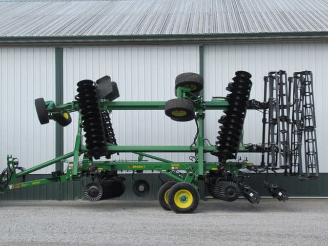 Image of John Deere 2660VT equipment image 1