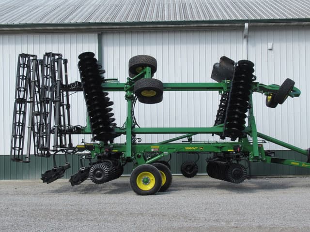 Image of John Deere 2660VT equipment image 4