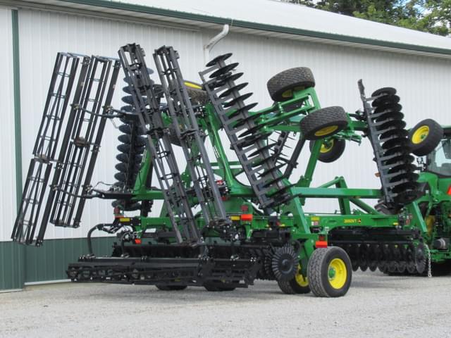 Image of John Deere 2660VT equipment image 3