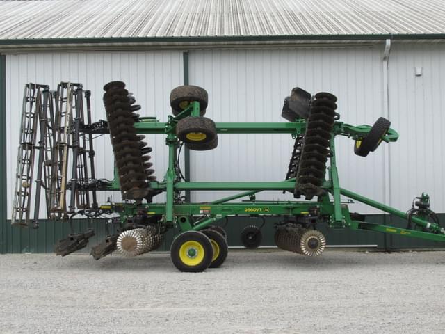 Image of John Deere 2660VT equipment image 3