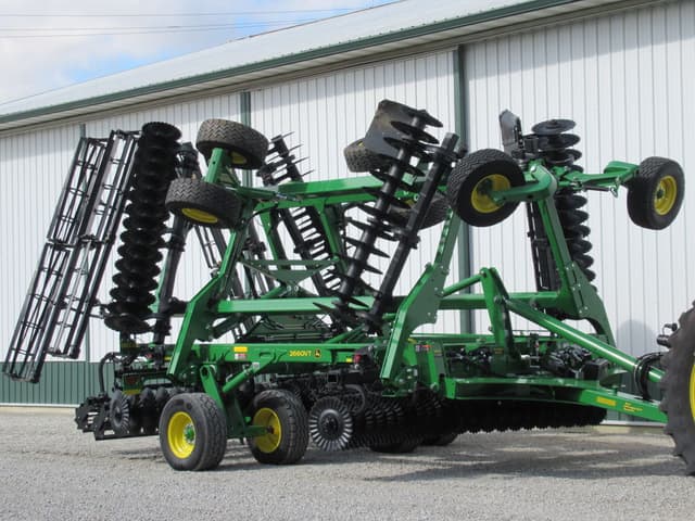 Image of John Deere 2660VT equipment image 3