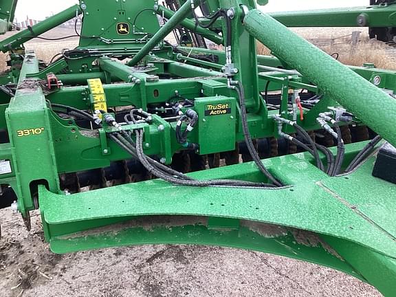 Image of John Deere 2660VT equipment image 1