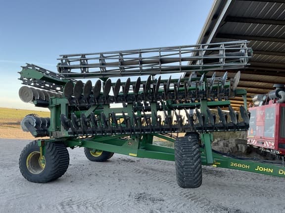 Image of John Deere 2680H equipment image 1