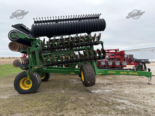 Image of John Deere 2680H equipment image 1