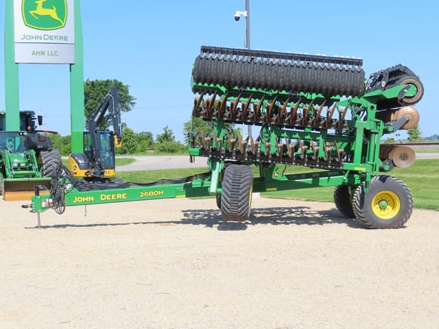Image of John Deere 2680H equipment image 1