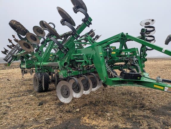 Image of John Deere 2730 Primary image