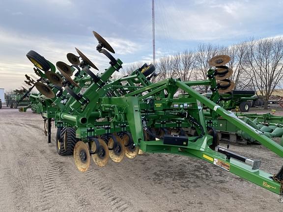 Image of John Deere 2730 equipment image 1