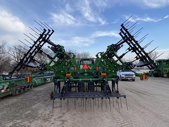 Image of John Deere 2730 equipment image 3