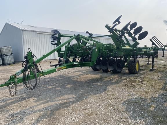 Image of John Deere 2730 Primary image