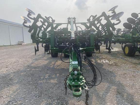 Image of John Deere 2730 equipment image 1