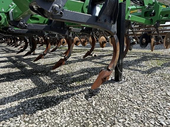 Image of John Deere 2730 equipment image 4