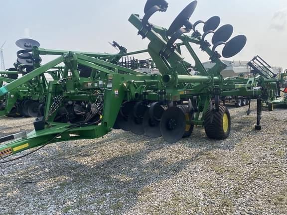 Image of John Deere 2730 equipment image 2