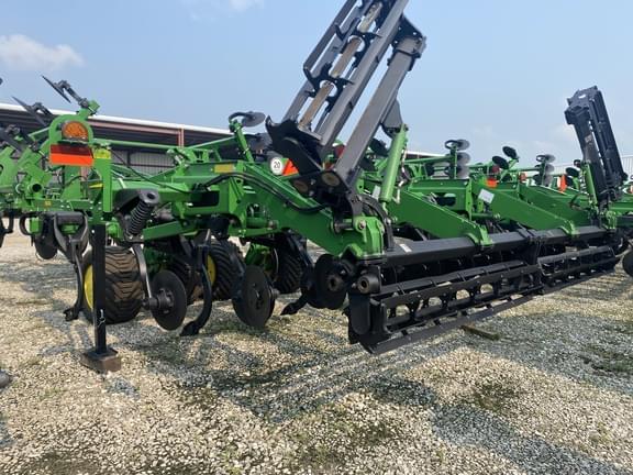 Image of John Deere 2730 equipment image 3