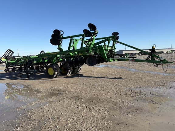 Image of John Deere 2730 equipment image 3