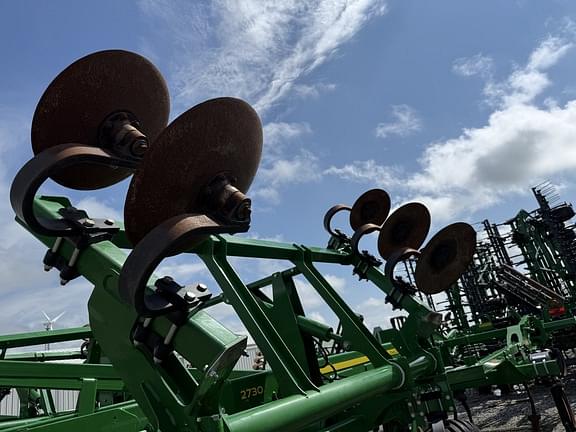 Image of John Deere 2730 equipment image 4