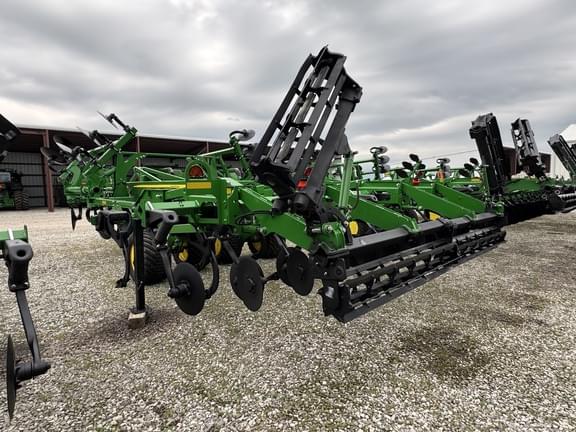 Image of John Deere 2730 equipment image 3