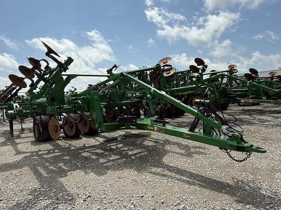 Image of John Deere 2730 equipment image 1