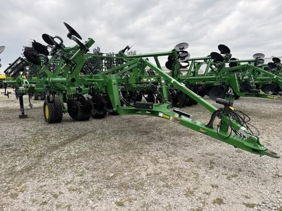 Image of John Deere 2730 equipment image 2