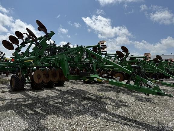 Image of John Deere 2730 equipment image 4