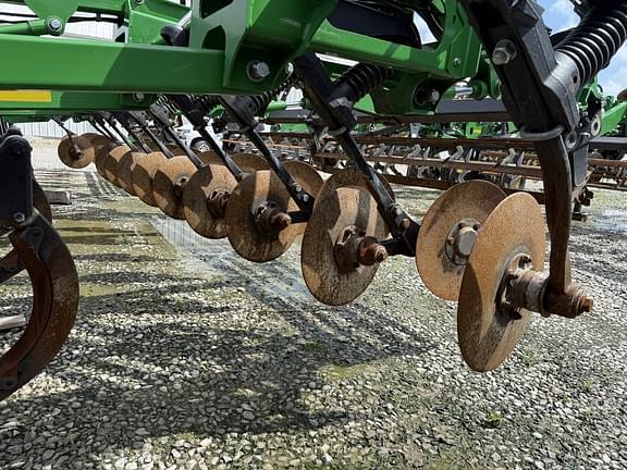 Image of John Deere 2730 equipment image 2