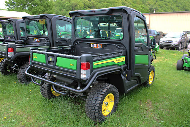 Image of John Deere XUV 835M equipment image 2