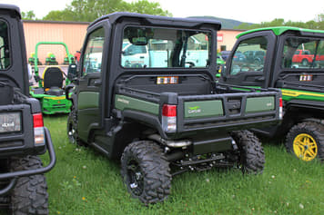 Main image John Deere XUV 835R
