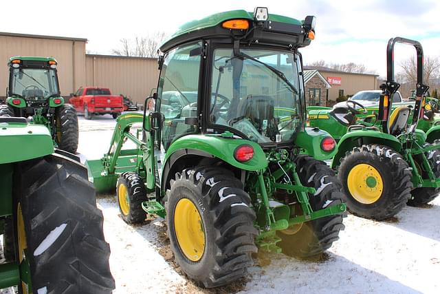 Image of John Deere 3039R equipment image 2