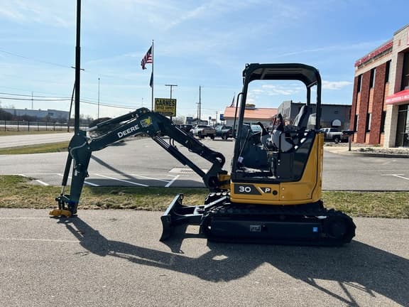 Image of John Deere 30P equipment image 1