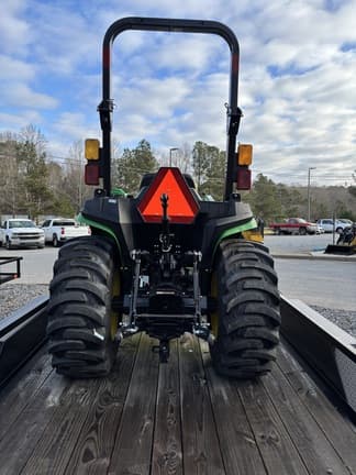 Image of John Deere 3025E equipment image 3