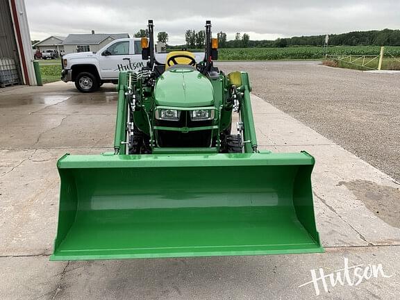 Image of John Deere 3025E equipment image 3